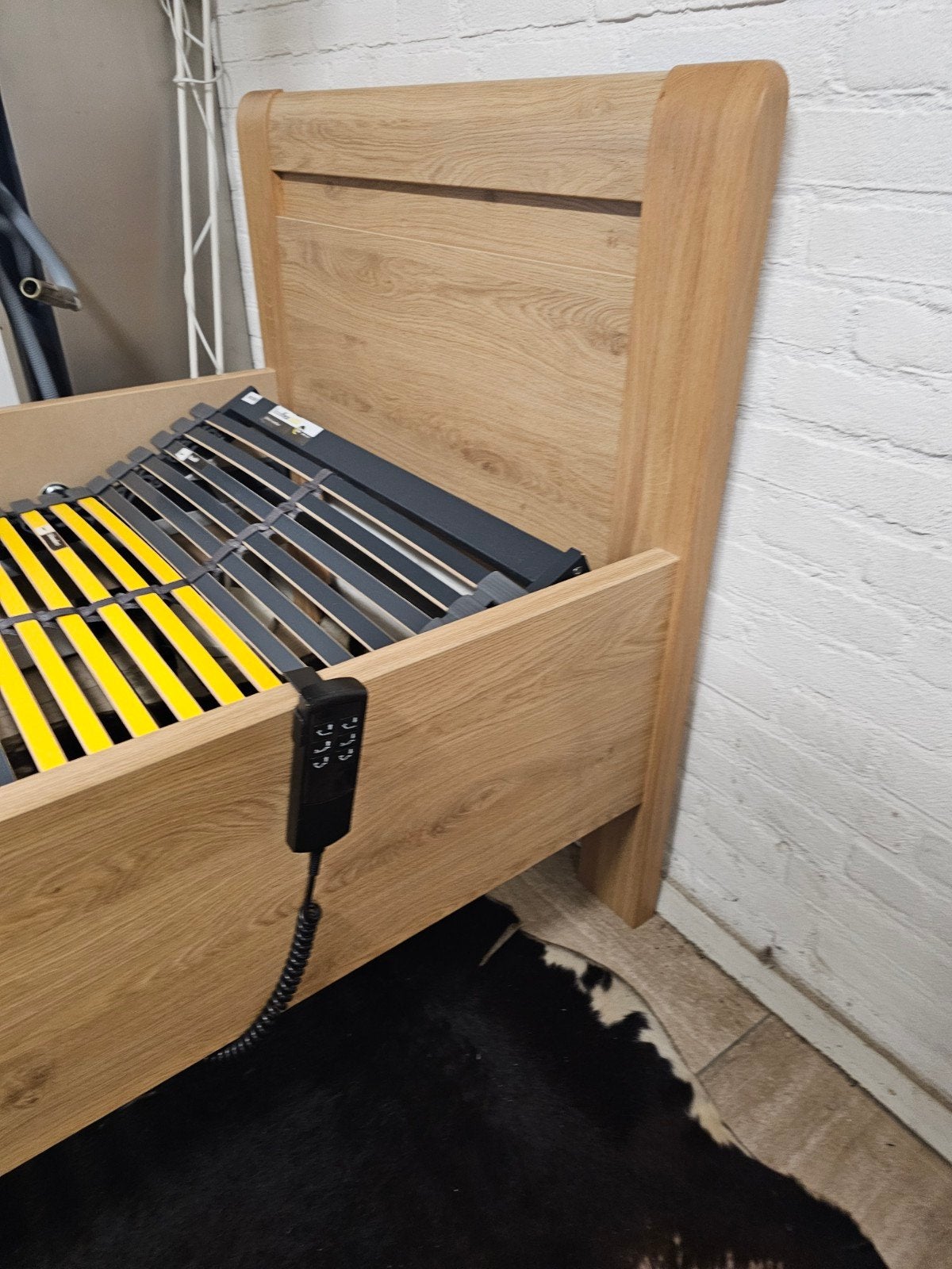 Cenioren bed nieuwstaat met matras 90x200, Verstelbaar, 90 cm, Eenpersoons, Wit