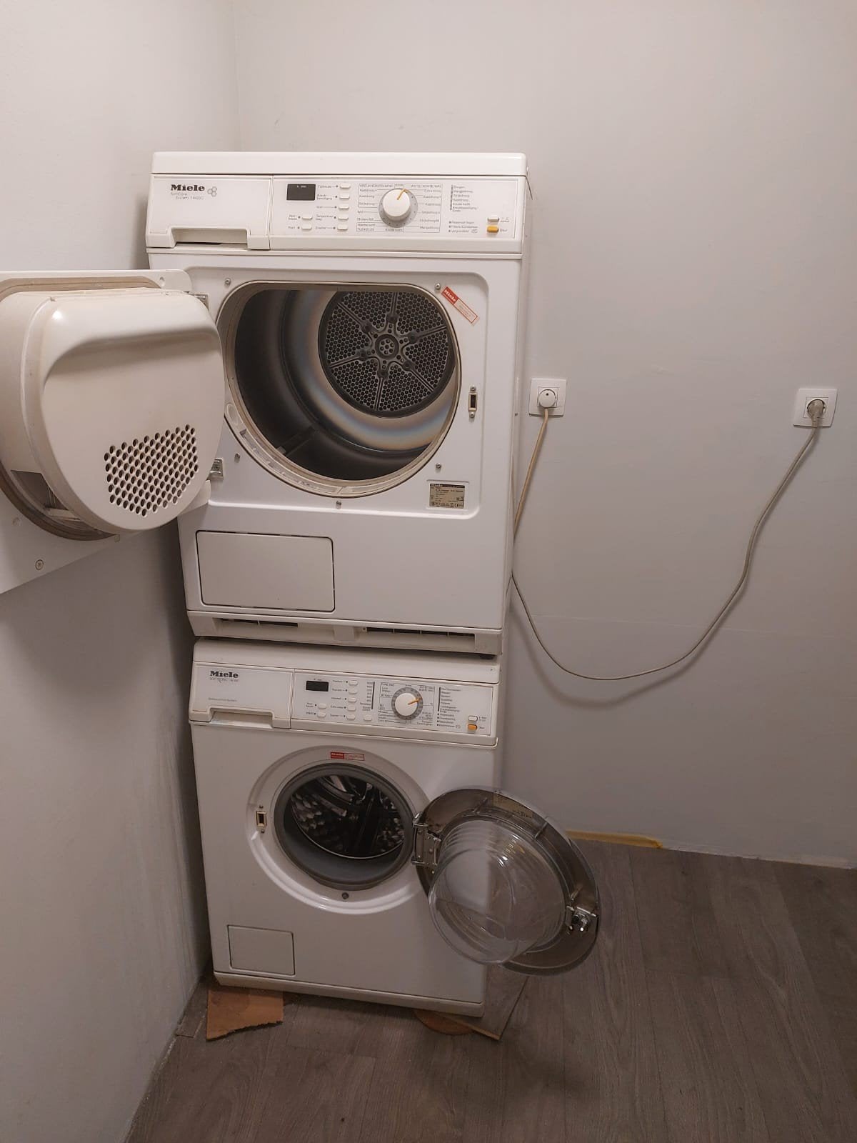 Gratis Miele wasmachine en droger - Ophalen 25 juli, Ophalen of Verzenden, Gebruikt, 1200 tot 1600 toeren, 85 tot 90 cm