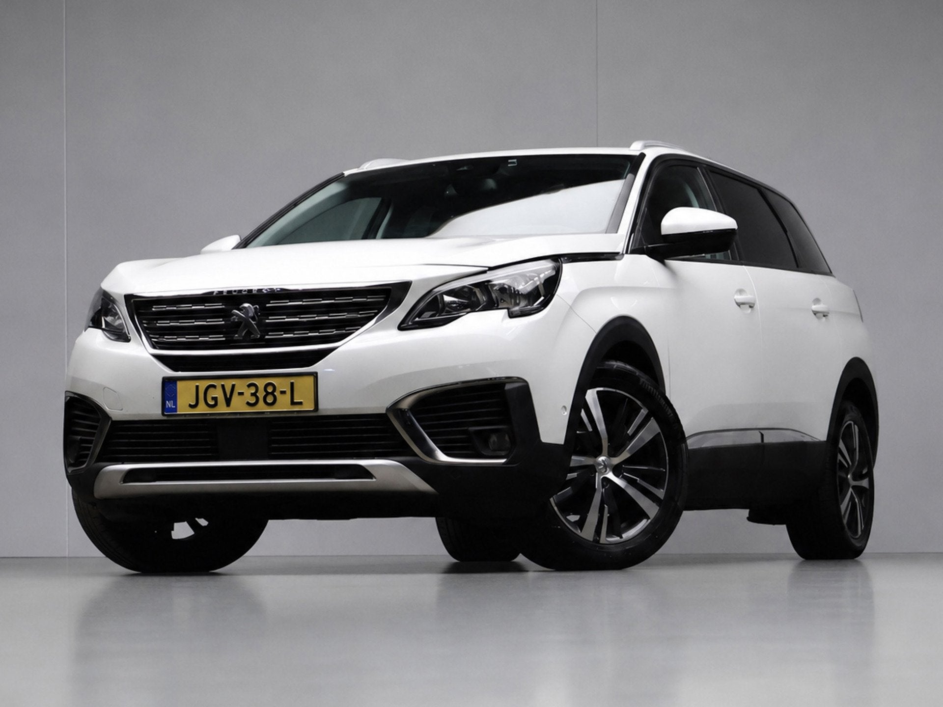 Foto 3 van Peugeot 5008 1.2 PureTech Allure Sport (APPLE CARPLAY,NAVI,C