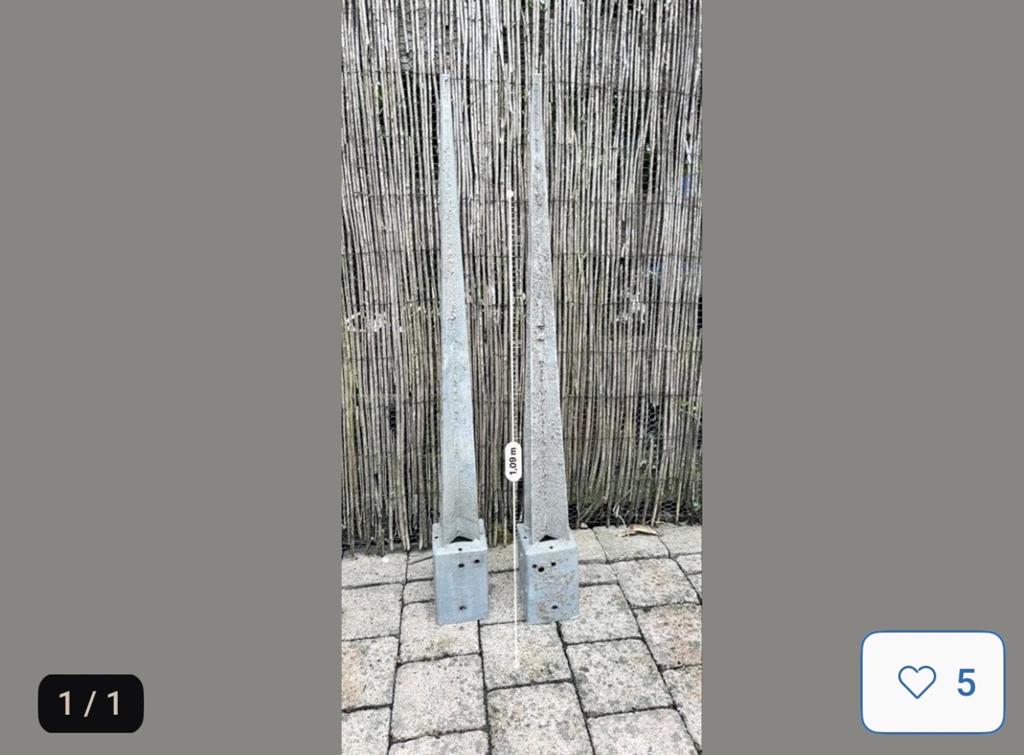 Twee gebruikte metalen palen met voet, 1.09m, Ophalen of Verzenden, Gebruikt, 180 tot 250 cm, Palen