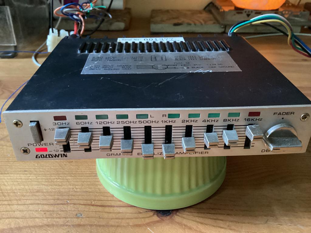 GOLDWIN vintage equalizer/amp voor de auto, Ophalen of Verzenden, Zo goed als nieuw