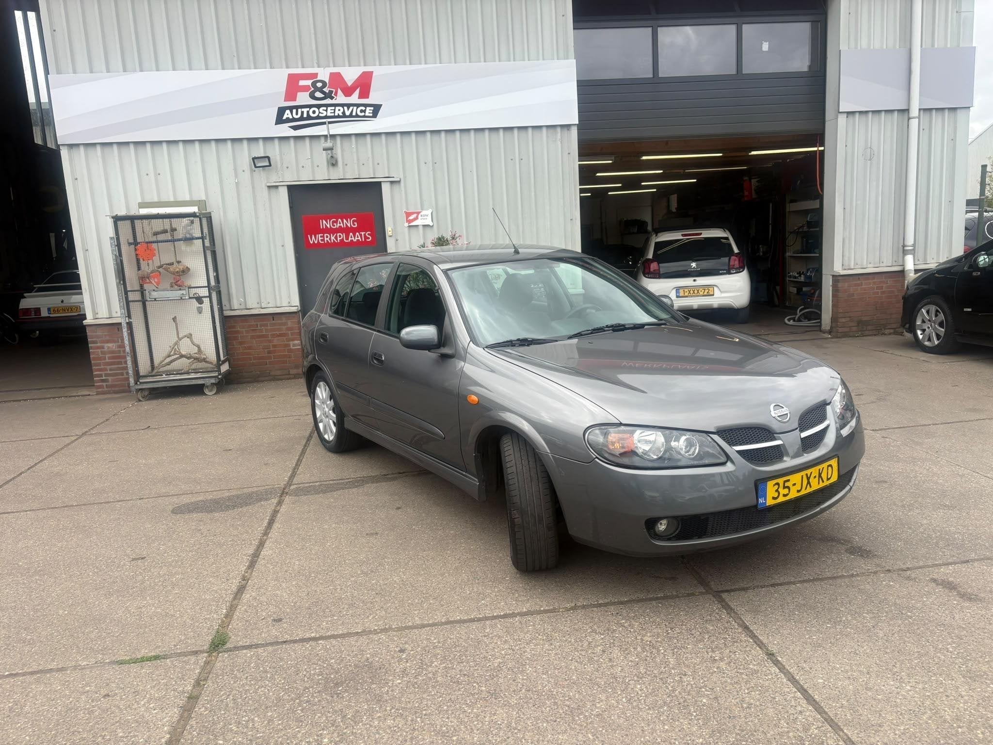 Nissan Almera 1.8 Tekna Airco, radio, trekhaak, Auto's, Stof, Gebruikt, 4 cilinders, 116 pk