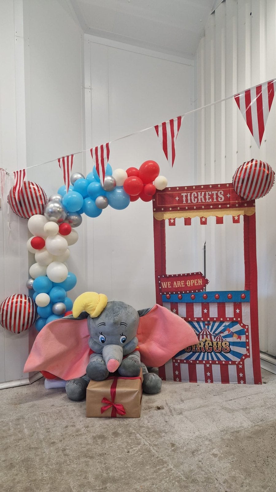 DUMBO decor tekoop!, Hobby en Vrije tijd, Ophalen, Zo goed als nieuw