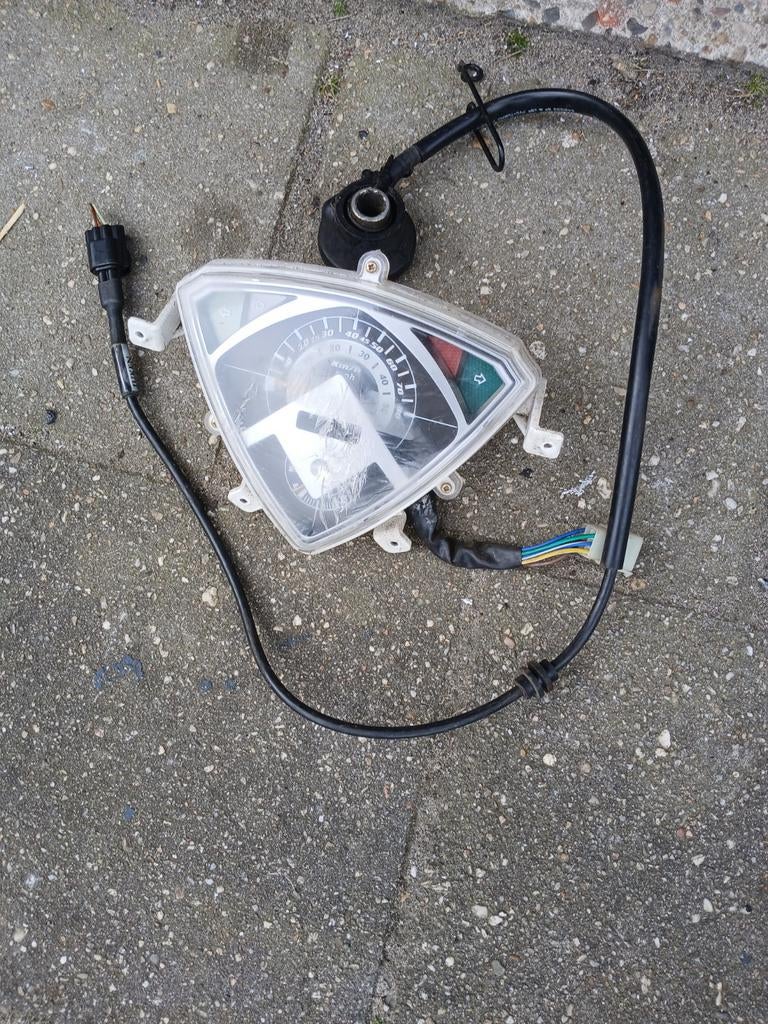 Km teller plus kabel AGM R8, bj 2013, Fietsen en Brommers, Brommeronderdelen | Scooters, Ophalen of Verzenden