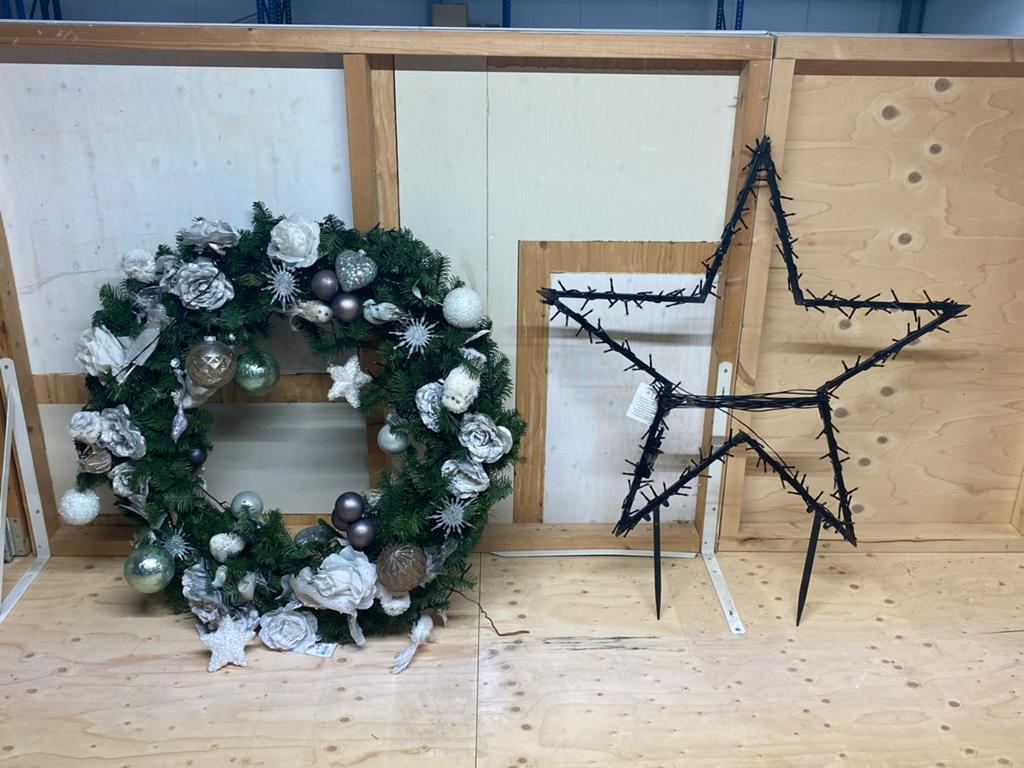 Kerst krans 1 mtr en grootte dozen aan kerstspullen, Diversen, Kerst, Ophalen