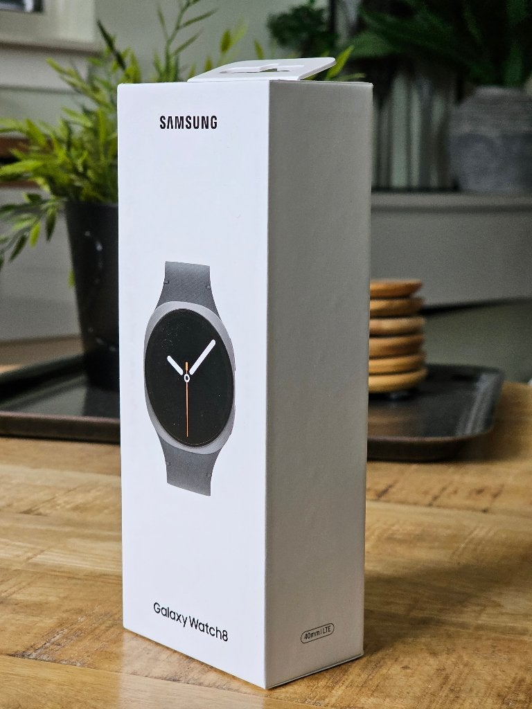 Nieuw Samsung Galaxy Watch 8 - 40 mm LTE - met bon/garantie!, Sieraden, Tassen en Uiterlijk, Smartwatches, Samsung Galaxy Watch 8 40mm Graphite