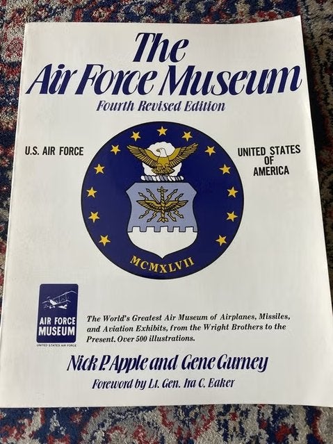 Nick P. Apple and Gene Gurne. The Air Force Museum, Boeken, Oorlog en Militair, Niet van toepassing, Ophalen of Verzenden, Zo goed als nieuw