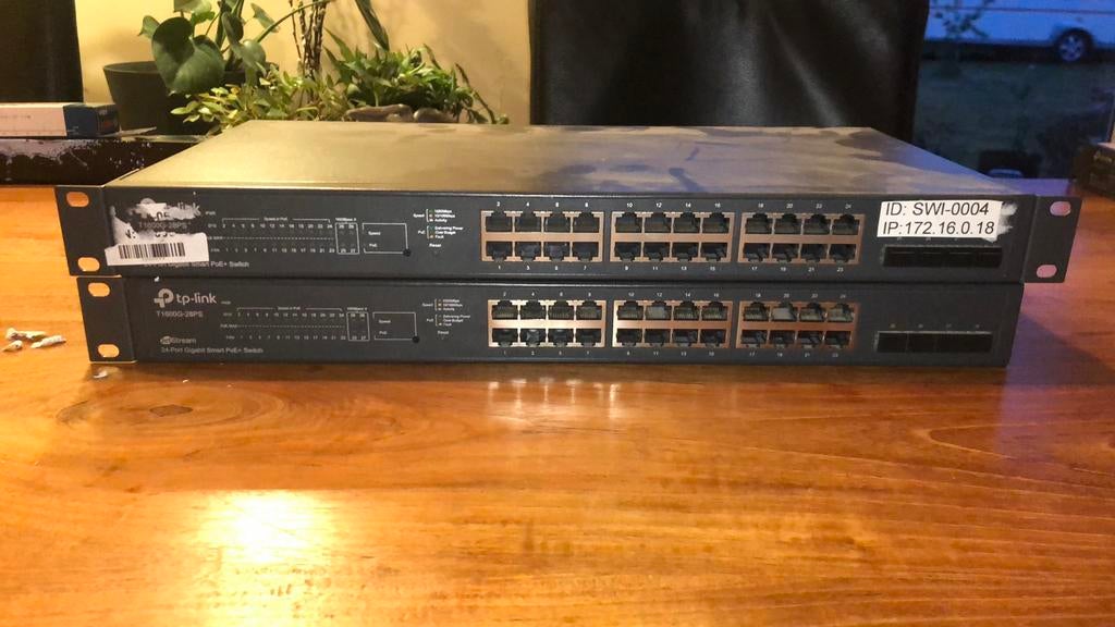 TP-Link T1600G-28PS, Ophalen, Gebruikt
