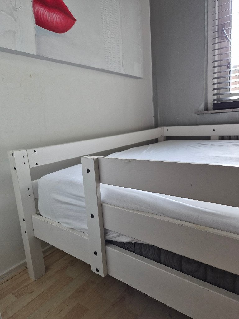 Bed, Ophalen, Gebruikt, 140 cm, Twijfelaar