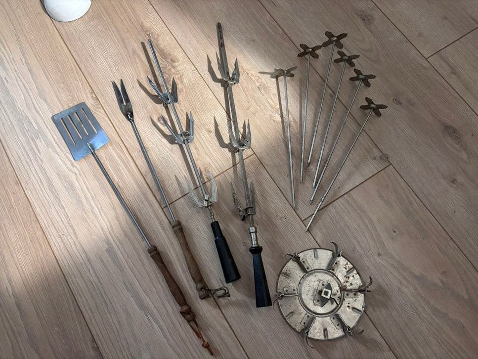 BBQ, barbecue accessoires: rvs spiesen etc., Ophalen, Gebruikt