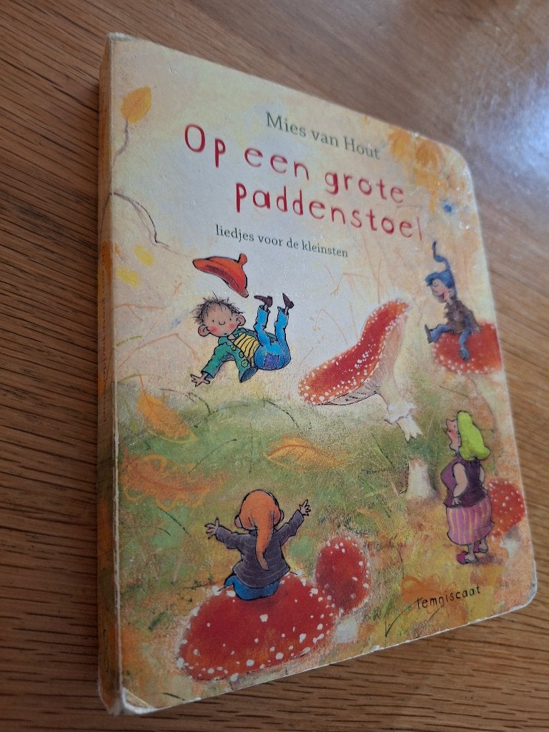 Mies van Hout, Op een grote paddenstoel, Boeken, Ophalen of Verzenden, Zo goed als nieuw
