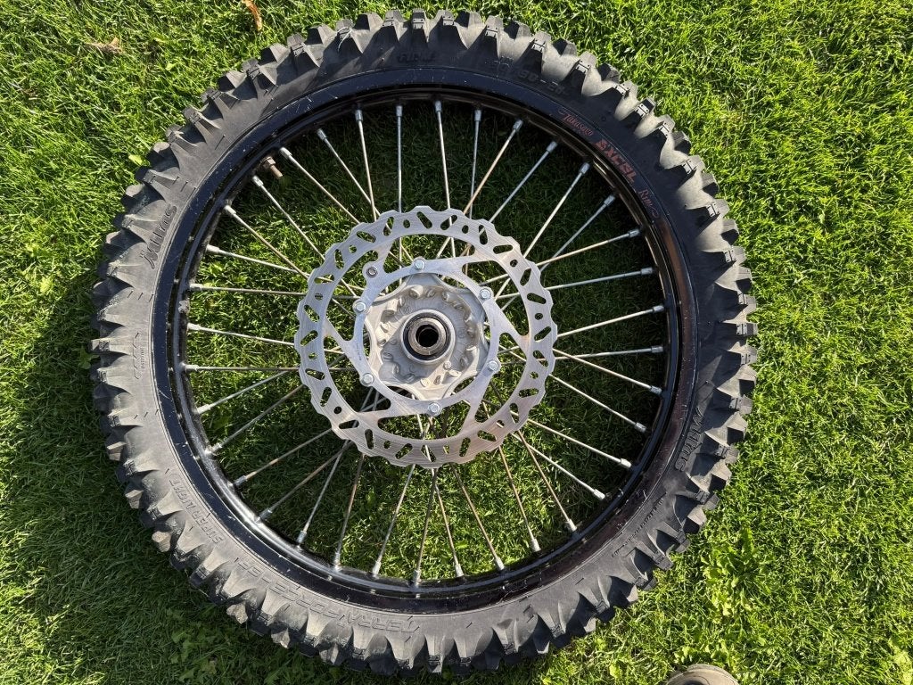 KTM enduro wielen set 21-18 / zgan Mitas achterband / mousse, Ophalen of Verzenden, Gebruikt