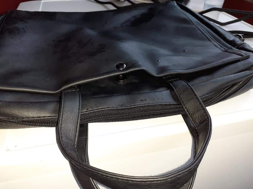 Laptop tas met schouderband. Weinig gebruikt, Computers en Software, Laptoptassen, Ophalen of Verzenden, 15 inch, Zo goed als nieuw