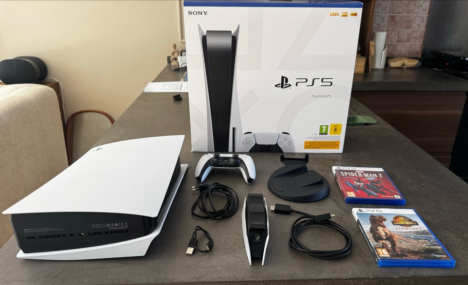 Sony PlayStation 5 Disc Edition met Spider-Man 2 en Jurassic, Spelcomputers en Games, Online, 1 speler, Virtual Reality, Zo goed als nieuw