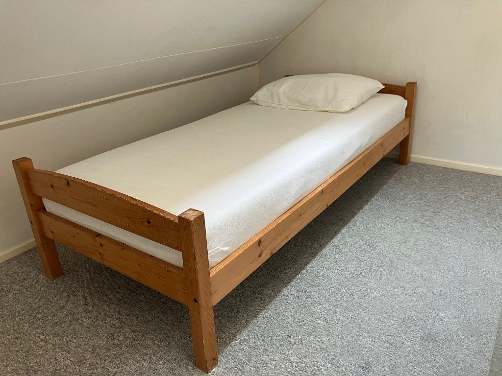 Bed + tafel & stoel, Ophalen, Gebruikt, Eenpersoons, Licht eiken