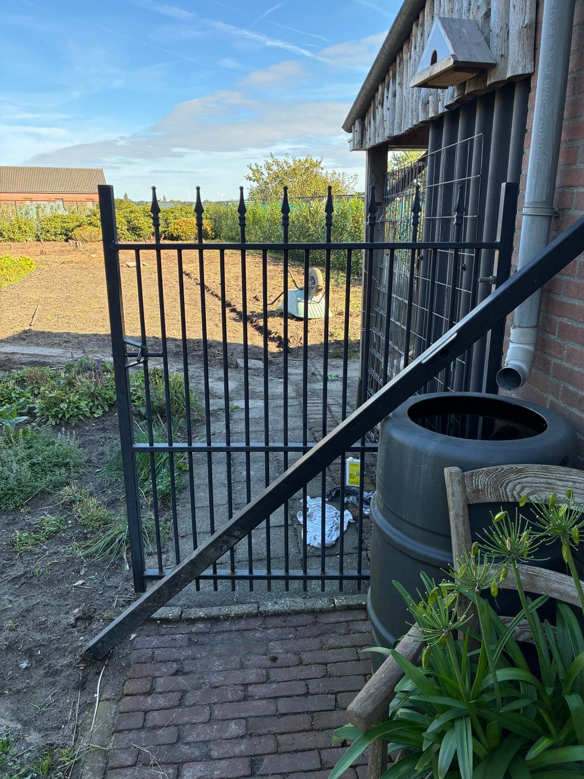 Gegalvaniseerd hekwerk met poort - 150x140 cm, Tuin en Terras, Met poort, Gebruikt, IJzer, Spijlenhekwerk