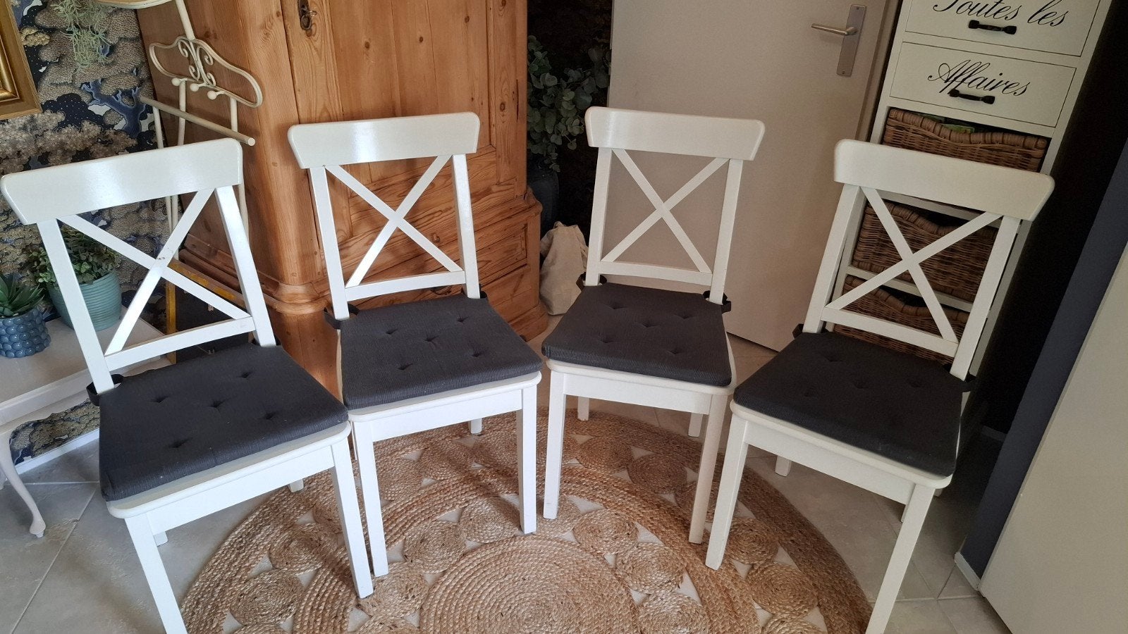 Set van 4 IKEA INGOLF stoelen met kussens, Huis en Inrichting, Stoelen, Ophalen, Gebruikt, Wit, Vier