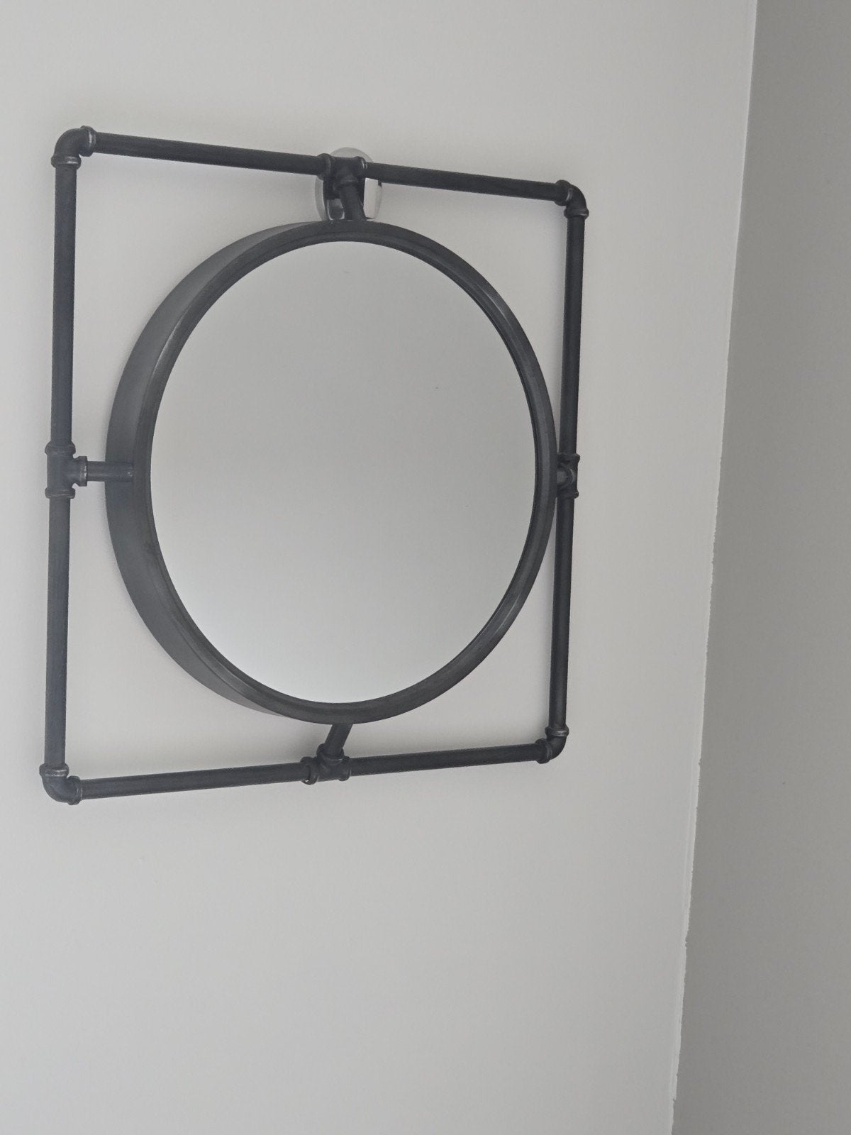 Industriële spiegel met buizenframe, Ophalen of Verzenden, Zo goed als nieuw, Rond, 50 tot 75 cm