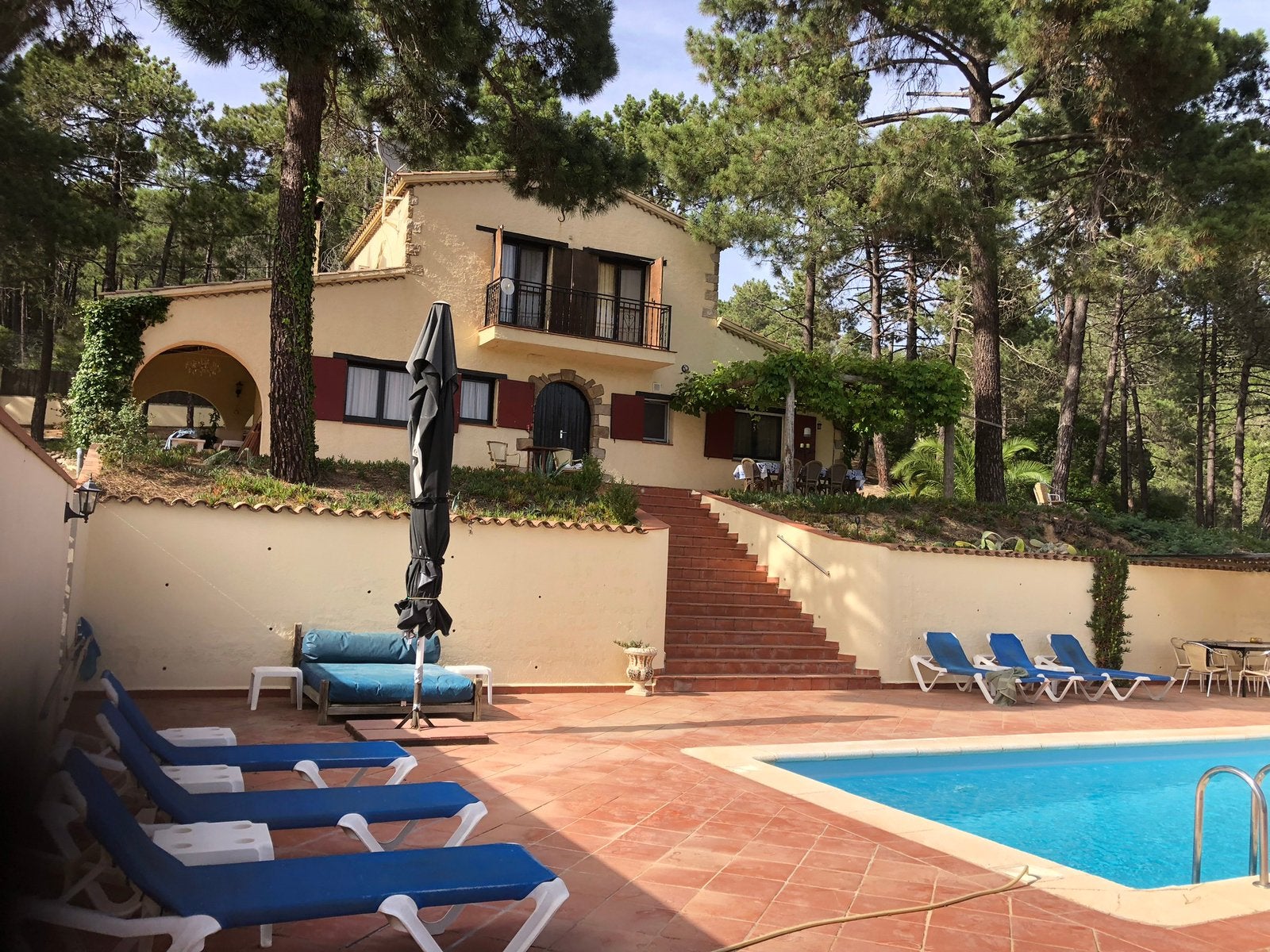 Fantastische villa: Rural, Zeezicht, 8p., Pool, Airco, Privé, 8 personen, Costa Brava, Landelijk, In bos
