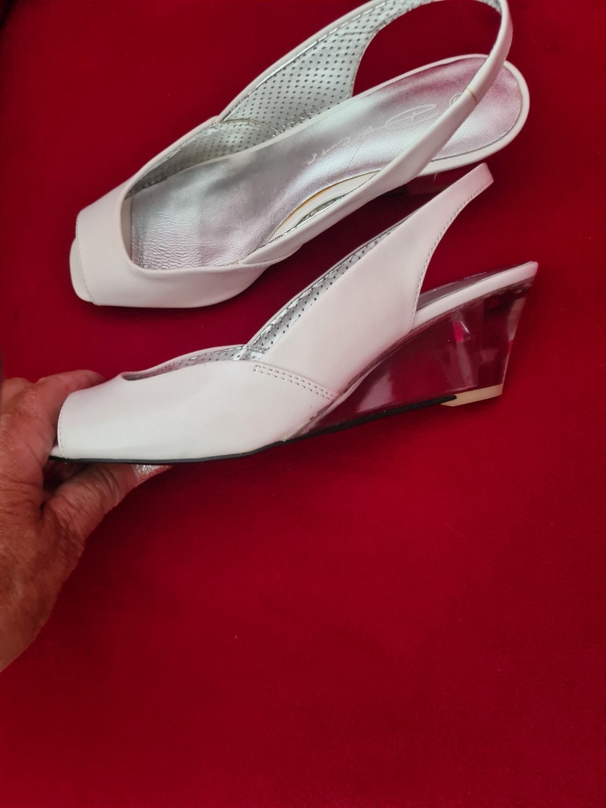 Nieuwe pumps met doorzichtige sleehak in wit en zwart, Ophalen of Verzenden, Nieuw, Wit