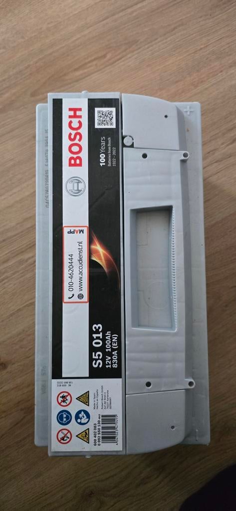 Nieuwe Bosch S5 013 Auto Accu 12V 100Ah 830A (EN), Ophalen, Nieuw, Universele onderdelen