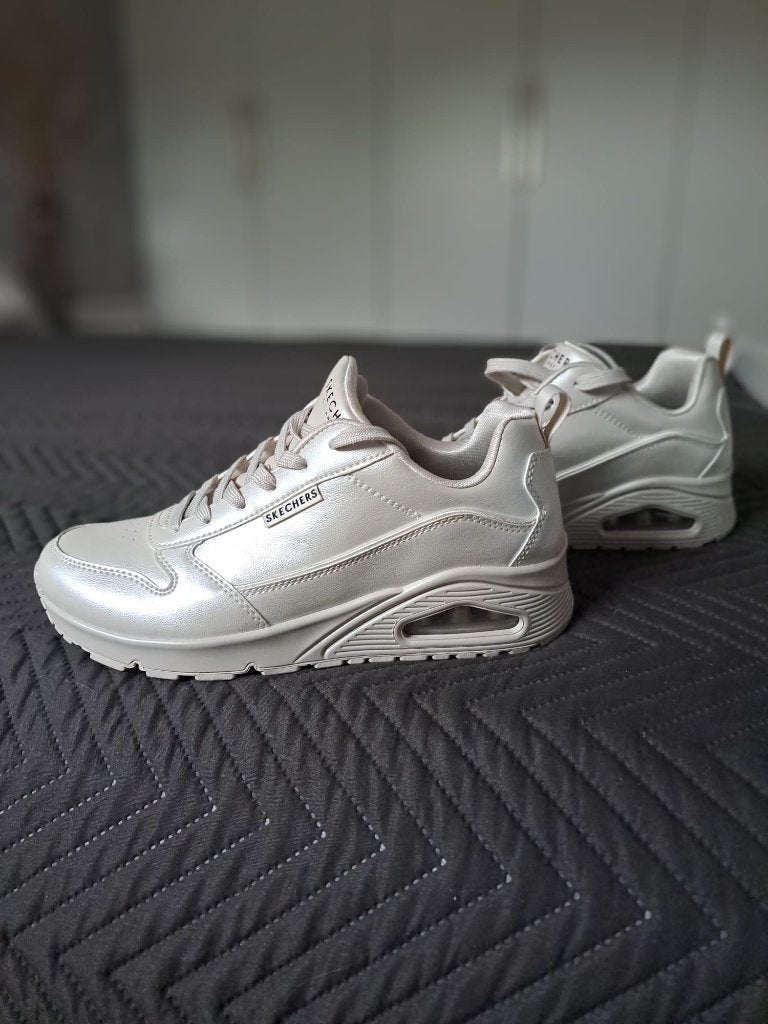 Skechers als nieuw mt38 beige glans, Ophalen, Skechers, Beige, Sneakers of Gympen