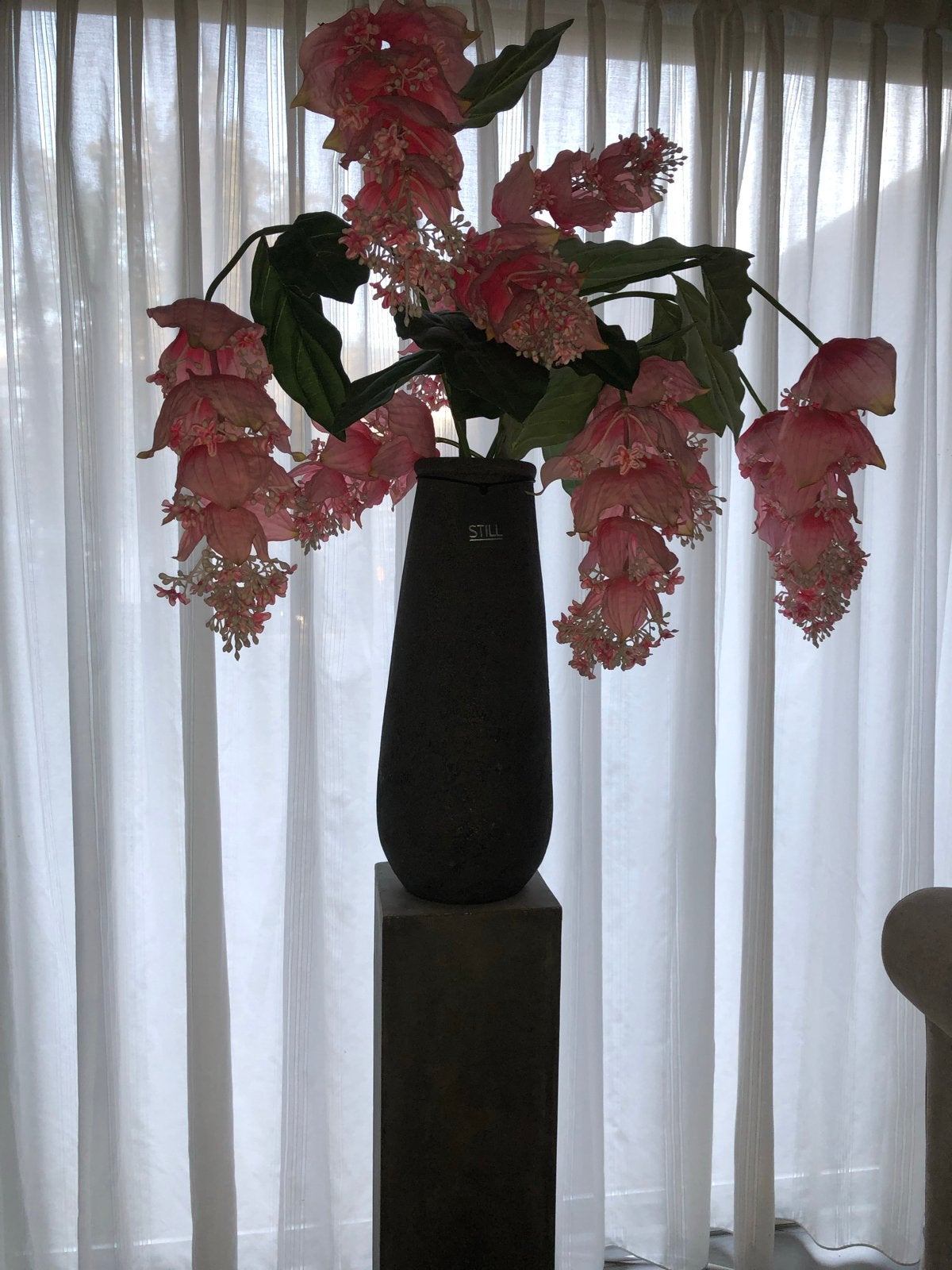 Stijlvolle vaas met kunstbloemen medinellas- Zonder zuil, Ophalen, Inclusief decoratie, Zo goed als nieuw, Grijs