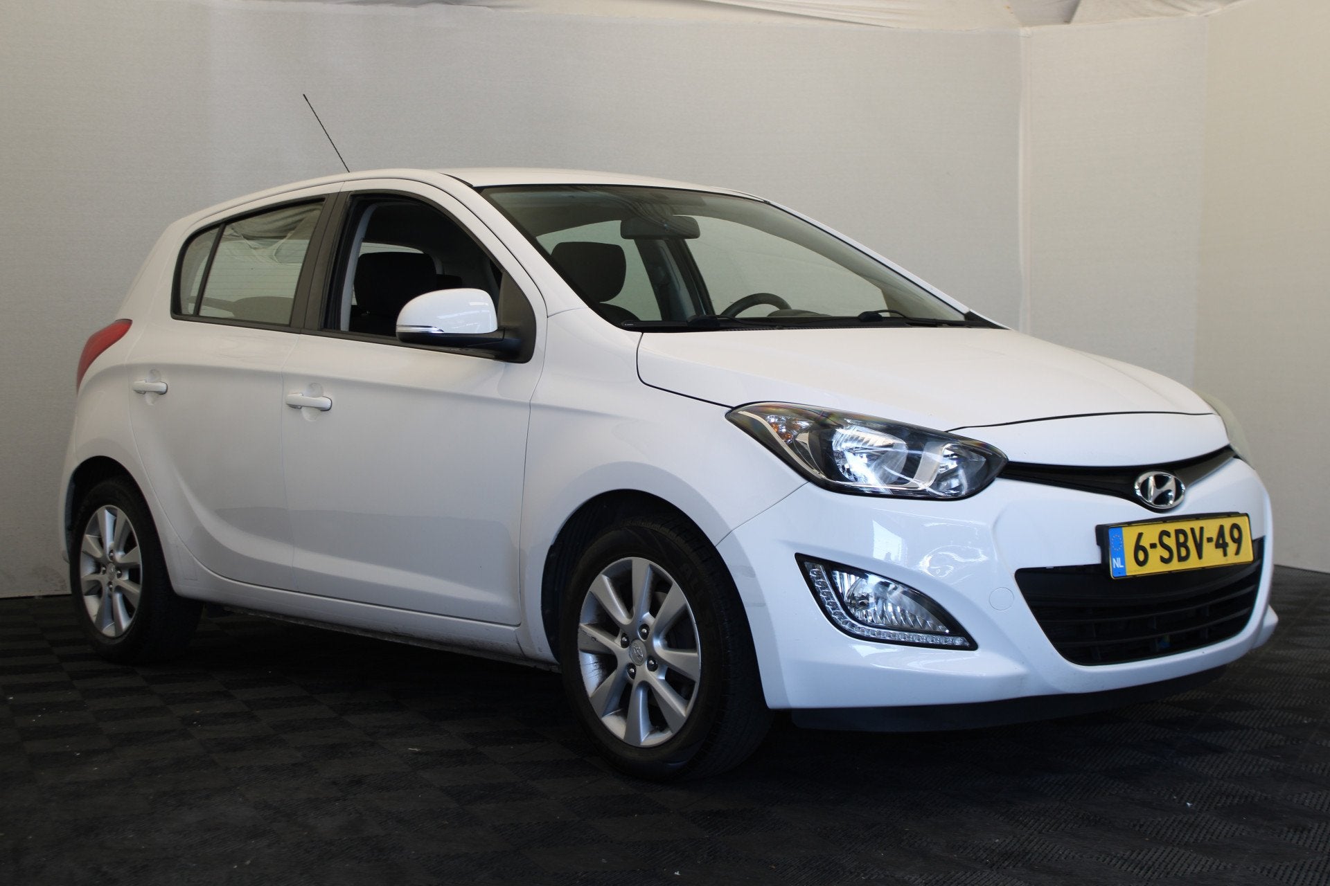 Hyundai i20 1.2i i-Drive, Euro 5, Gebruikt, 4 cilinders, Wit