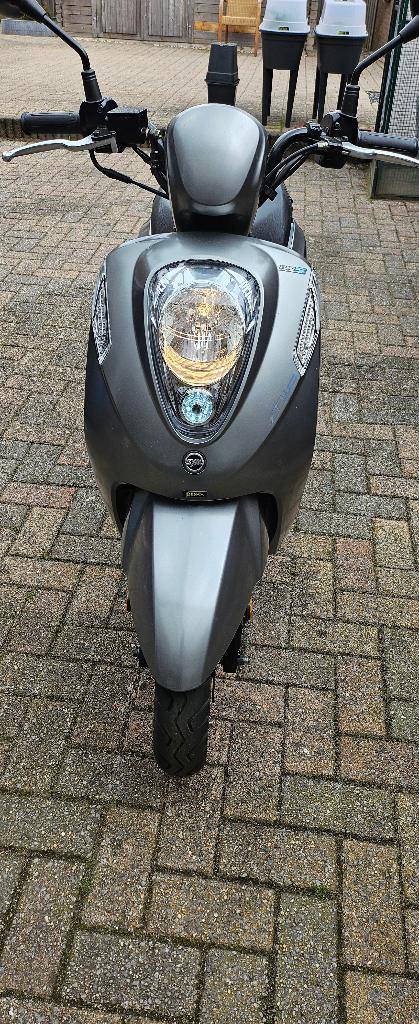 sym mio, Fietsen en Brommers, Scooters | SYM, Maximaal 45 km/u, 49 cc, Zo goed als nieuw, Benzine