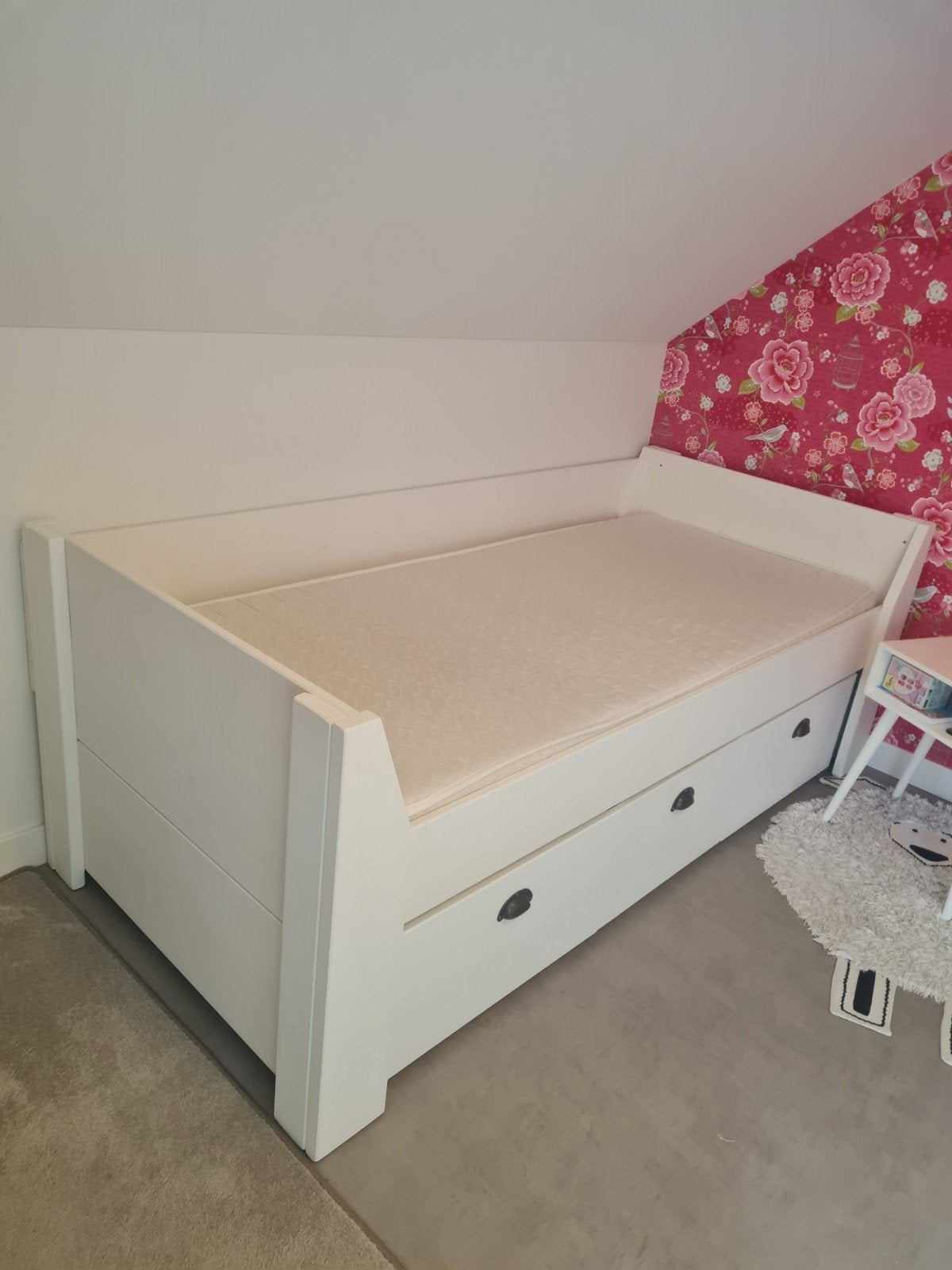 Wit eenpersoonsbed met opberglades en lattenbodem, Huis en Inrichting, Ophalen