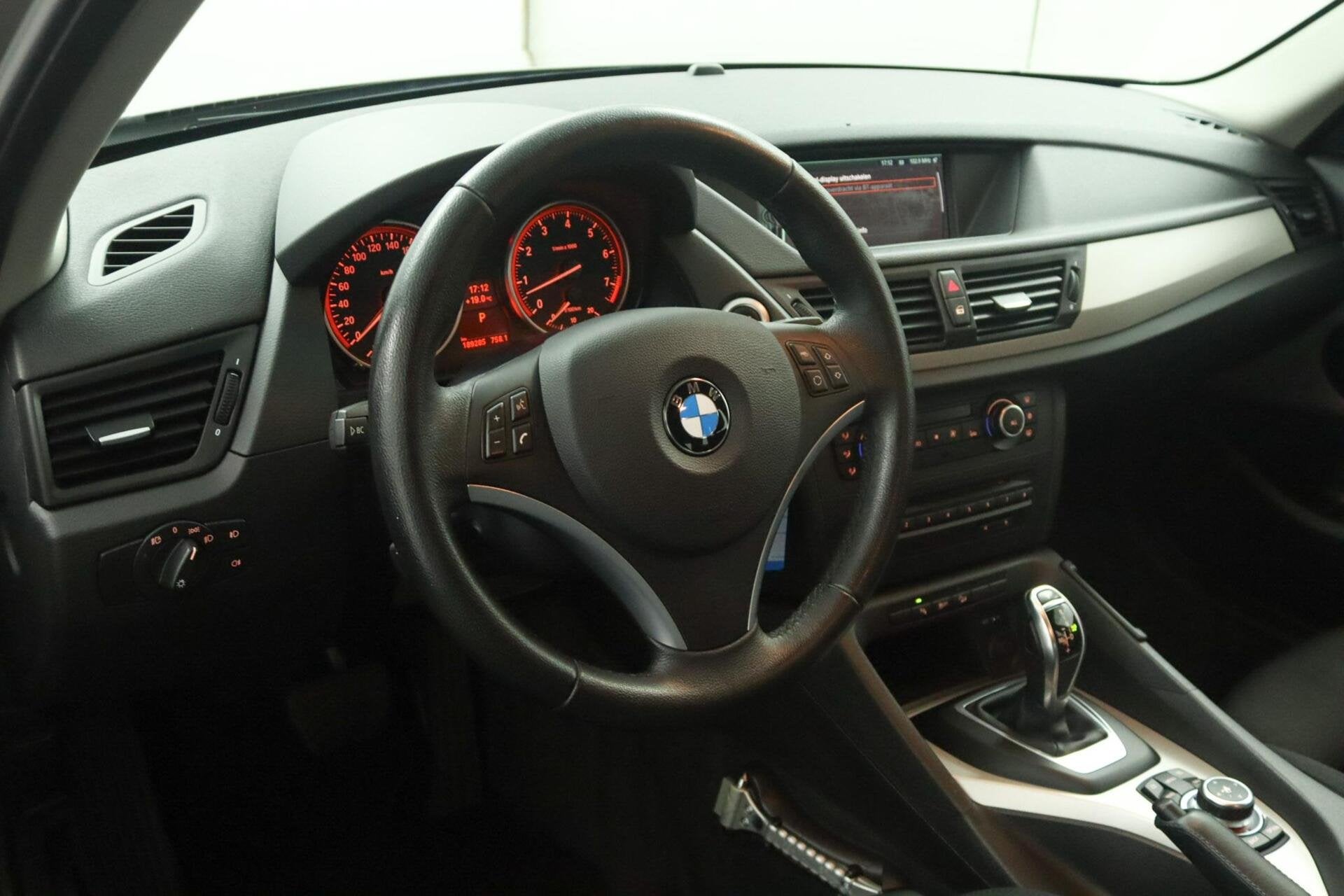 BMW X1 xDrive28i Executive Airco Cruise Trekhaak Automaat, Auto's, Euro 5, Stof, Gebruikt, 4 cilinders