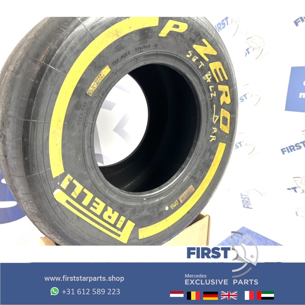 ORIGINELE FORMULE 1 Pirelli P ZERO BAND F1 SLICK MEDIUM GEEL, -, -, Nieuw, Ophalen of Verzenden