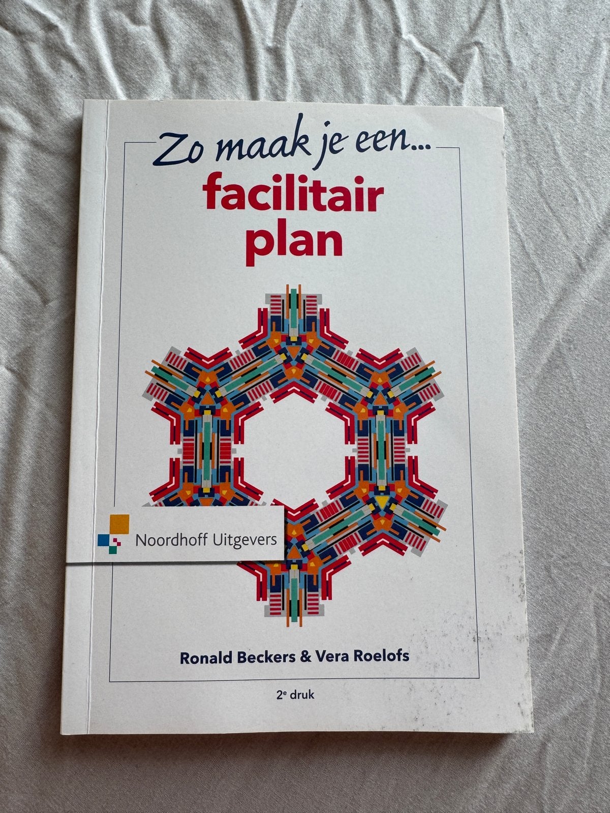Zo maak je een facilitair plan - Ronald Beckers, Boeken, Ophalen of Verzenden, Gamma, Zo goed als nieuw, HBO