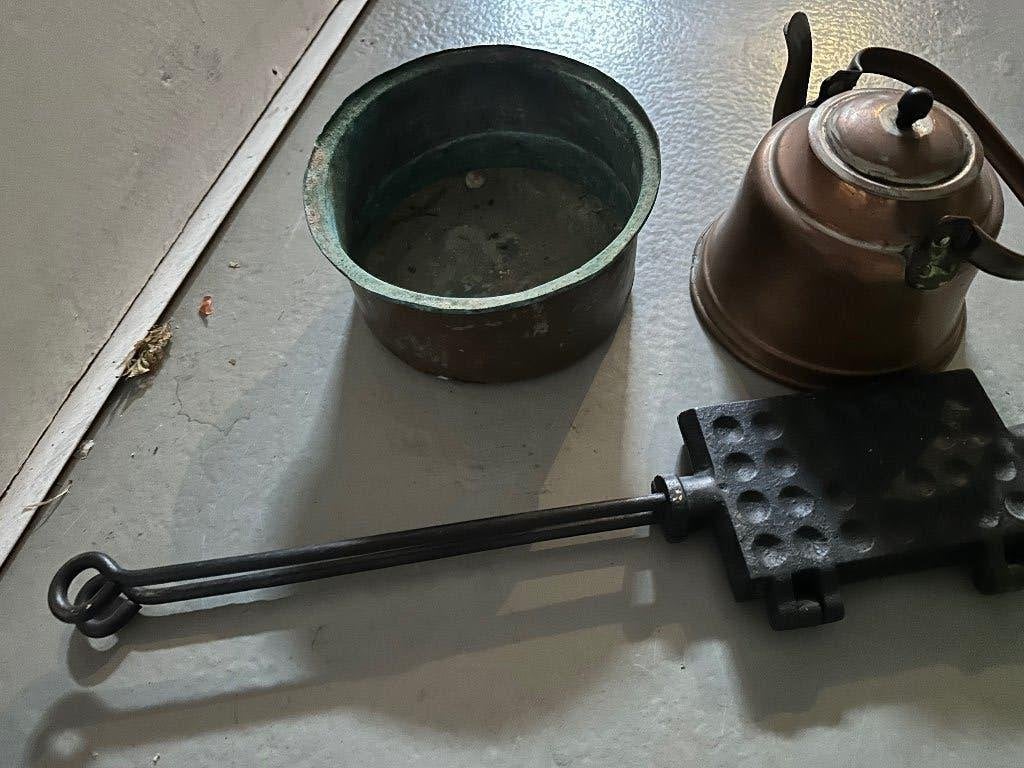Wafel ijzer antiek  Koperen pot/ theepot, Ophalen of Verzenden
