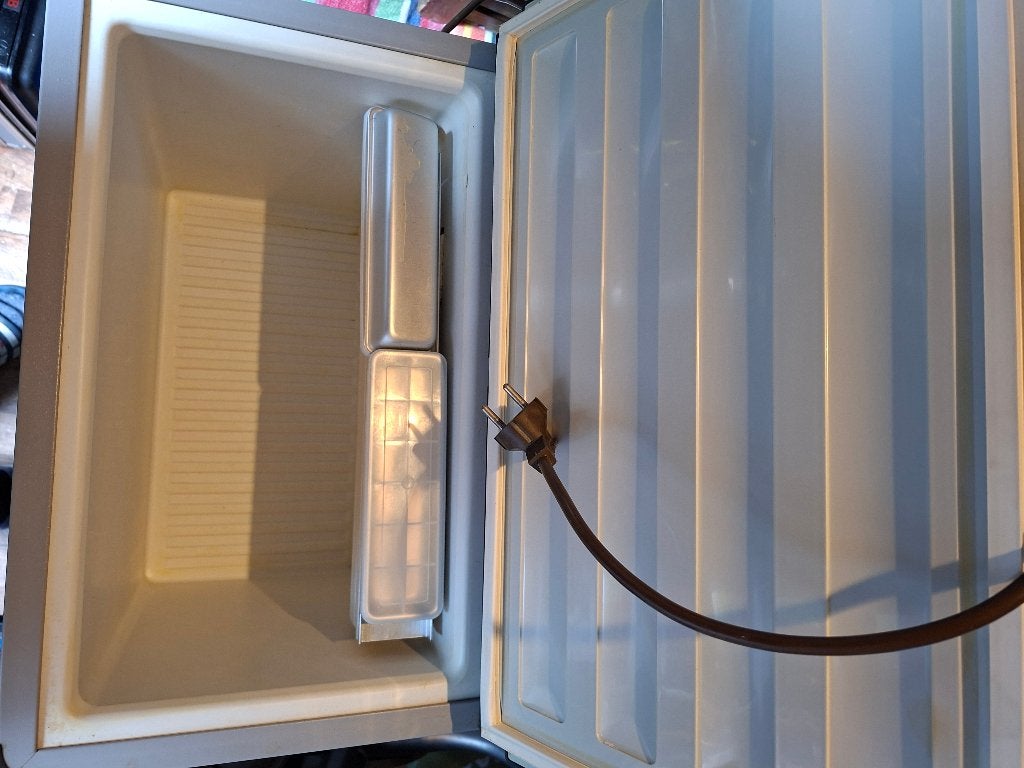 CAMPING  FREEZE  KOELKAST OP STROOM EN OF ACCU, Ophalen, Gebruikt, Elektrisch