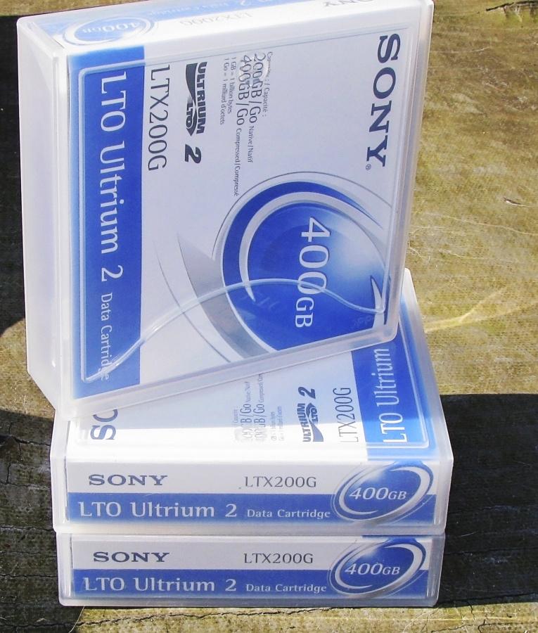 LTO-2 / Ultrium 2 Tapes Sony in doos, Herschrijfbaar, Overige typen, Ophalen of Verzenden, Zo goed als nieuw