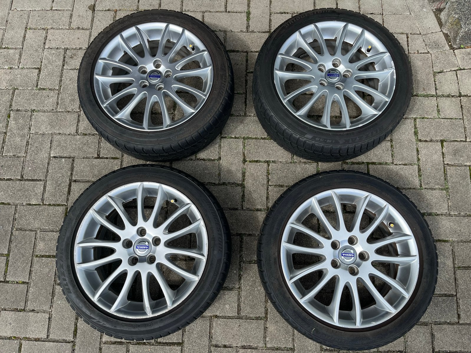 Volvo Spartacus 17 inch velgen met Bridgestone winterbanden, Ophalen, Banden en Velgen, 17 inch, Winterbanden