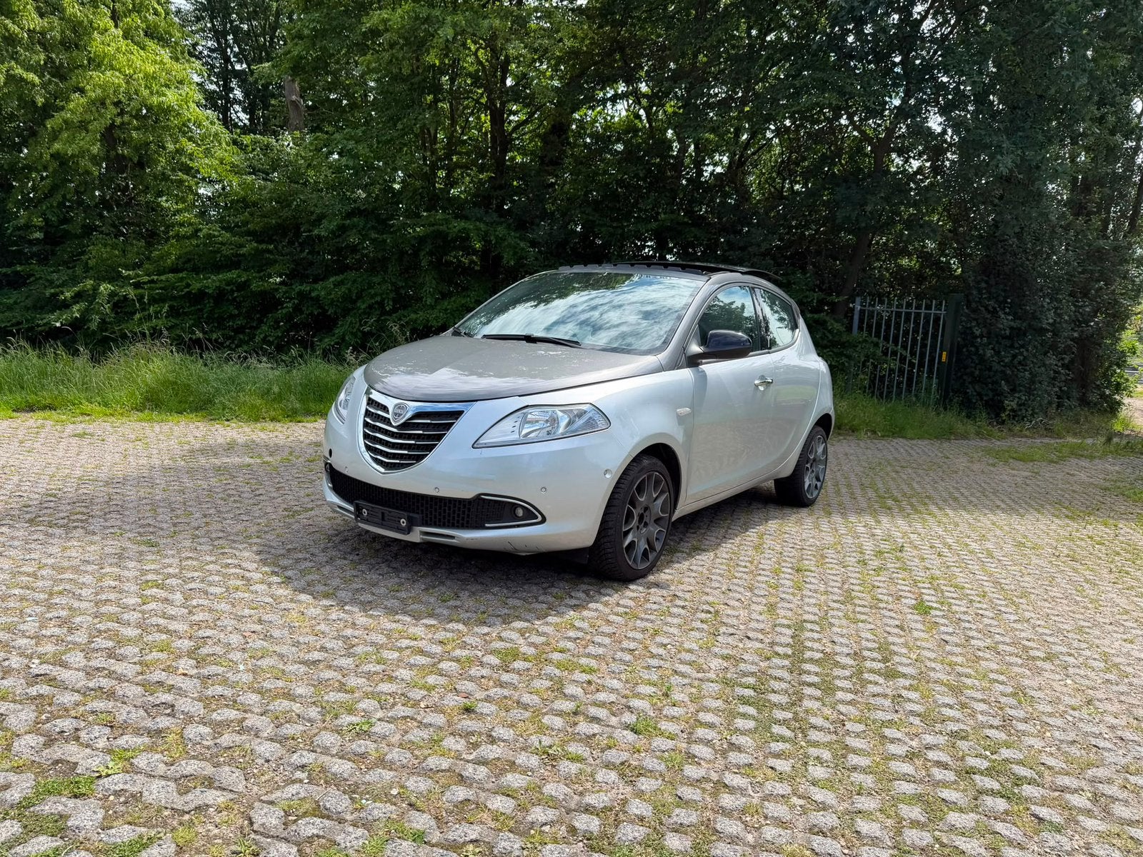 Lancia Ypsilon AUTOMAAT PANO LEDER CRUISECONTROL