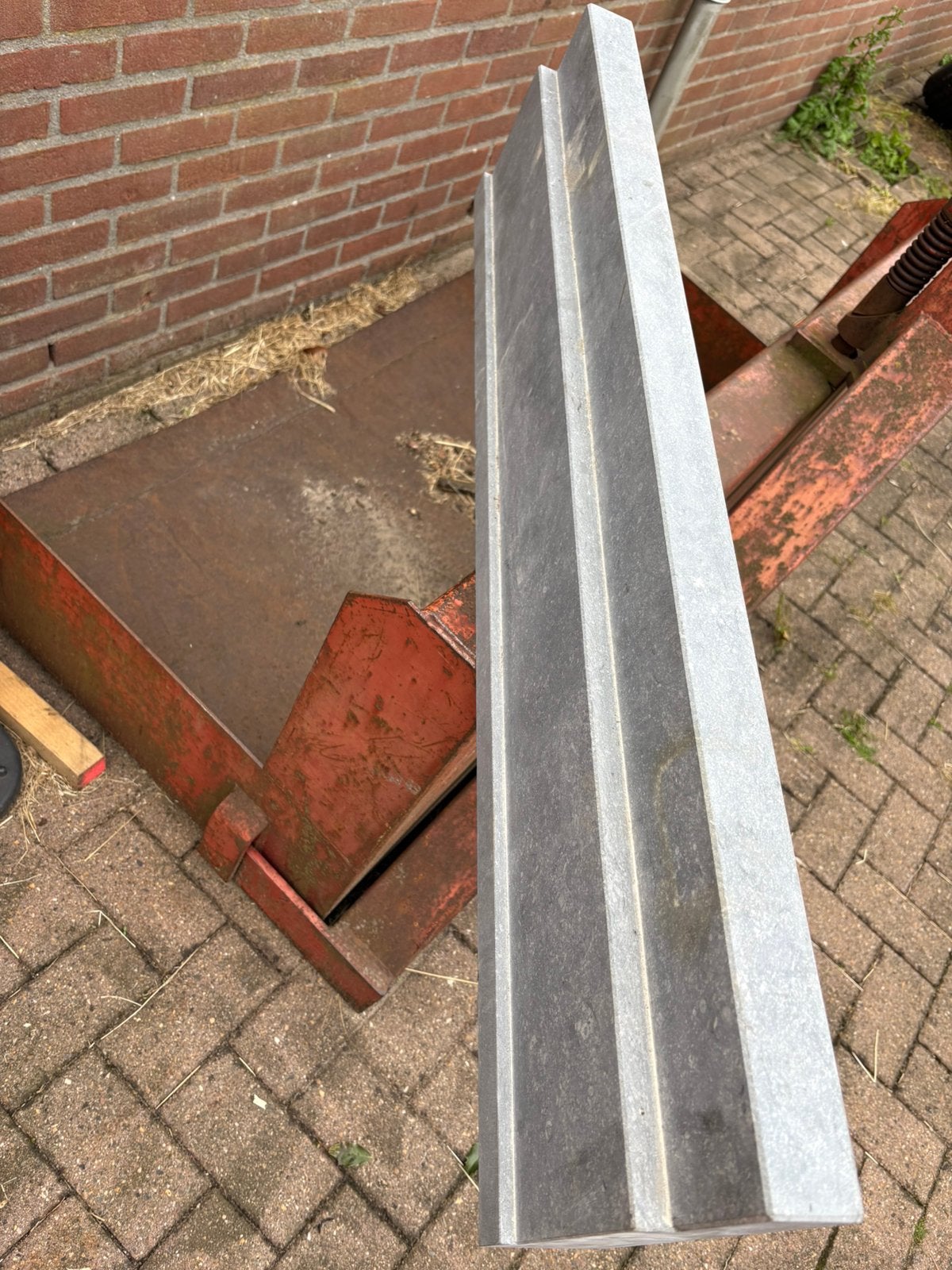 Twee dorpels Belgisch hardsteen., Ophalen, 60 cm of meer, Hardsteen, Overige typen