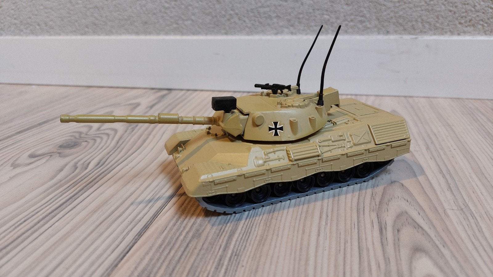Siku 2912 Leopard 1 tank desert leger Wehrmacht, Ophalen of Verzenden, Zo goed als nieuw, Bus of Vrachtwagen, SIKU