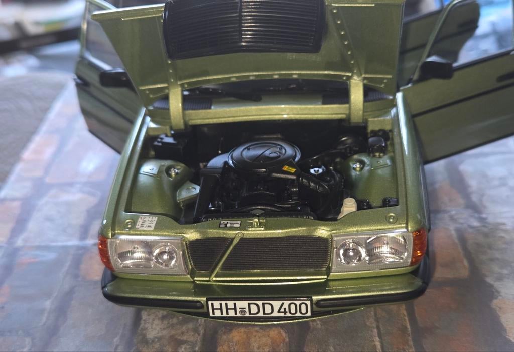 Mercedes-Benz Amg 200/280E Class Norev Zeldzaam, Hobby en Vrije tijd, Modelauto's | 1:18, Ophalen of Verzenden, Zo goed als nieuw