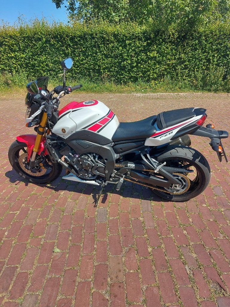 Yamaha FZ8 Anniversary (bj 2013) 41,700 km, 4 cilinders, Particulier, Meer dan 35 kW, 800 cc