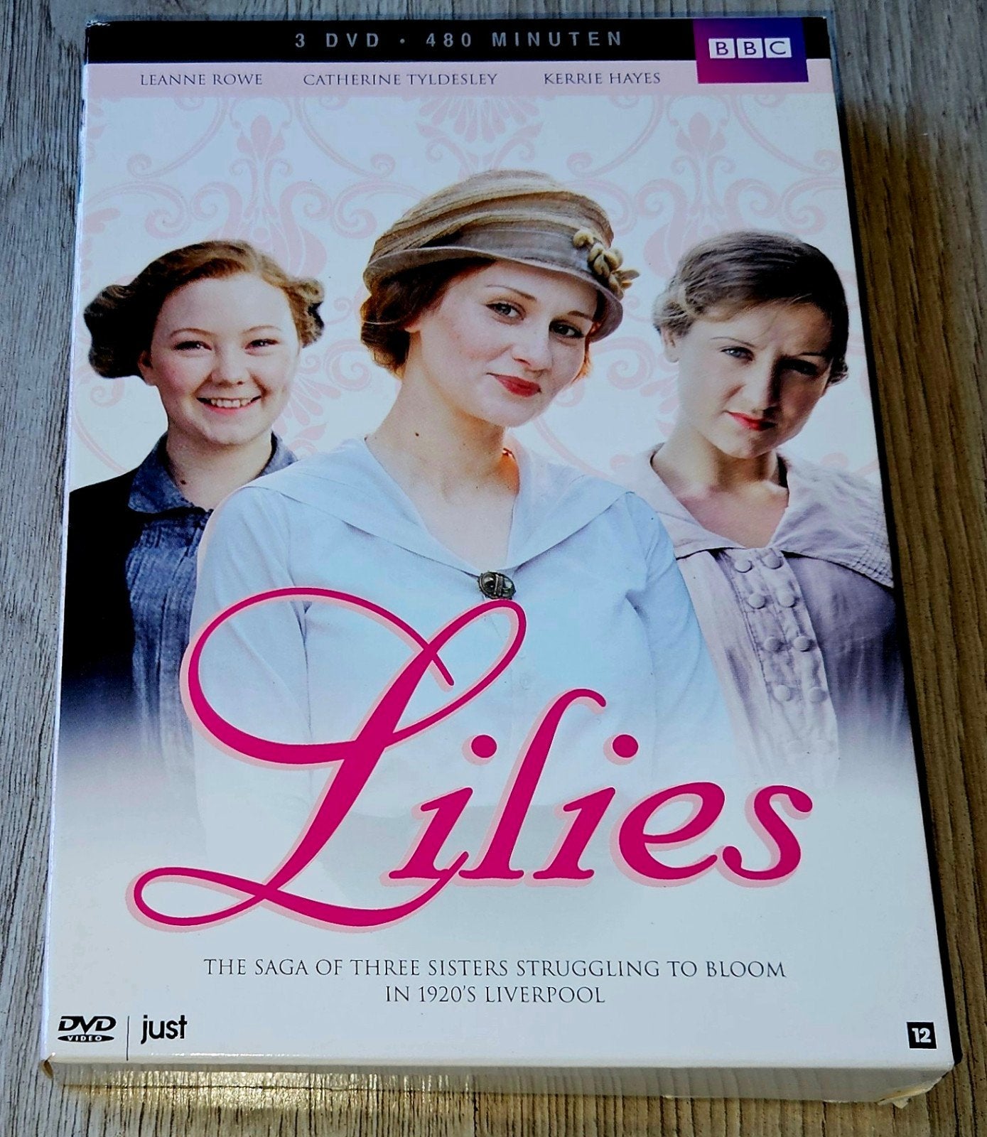 Lilies - De Saga van Drie Zusters in Liverpool (DVD), Ophalen of Verzenden