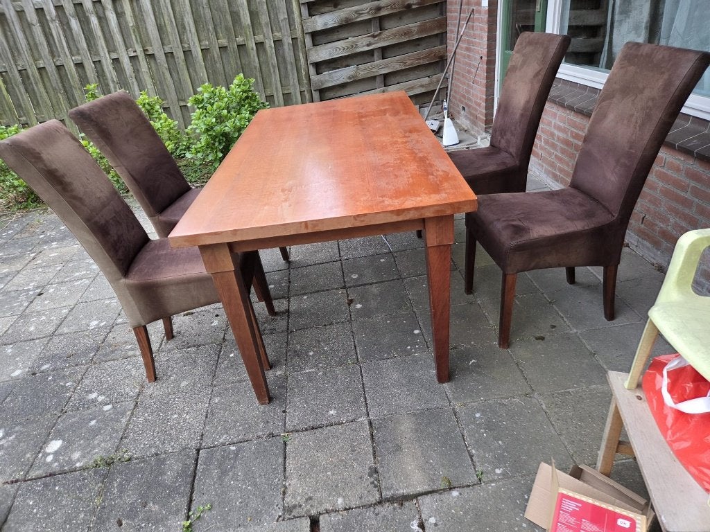 Tafel en 4 stoelen, Ophalen, Bruin, Zo goed als nieuw, Vier