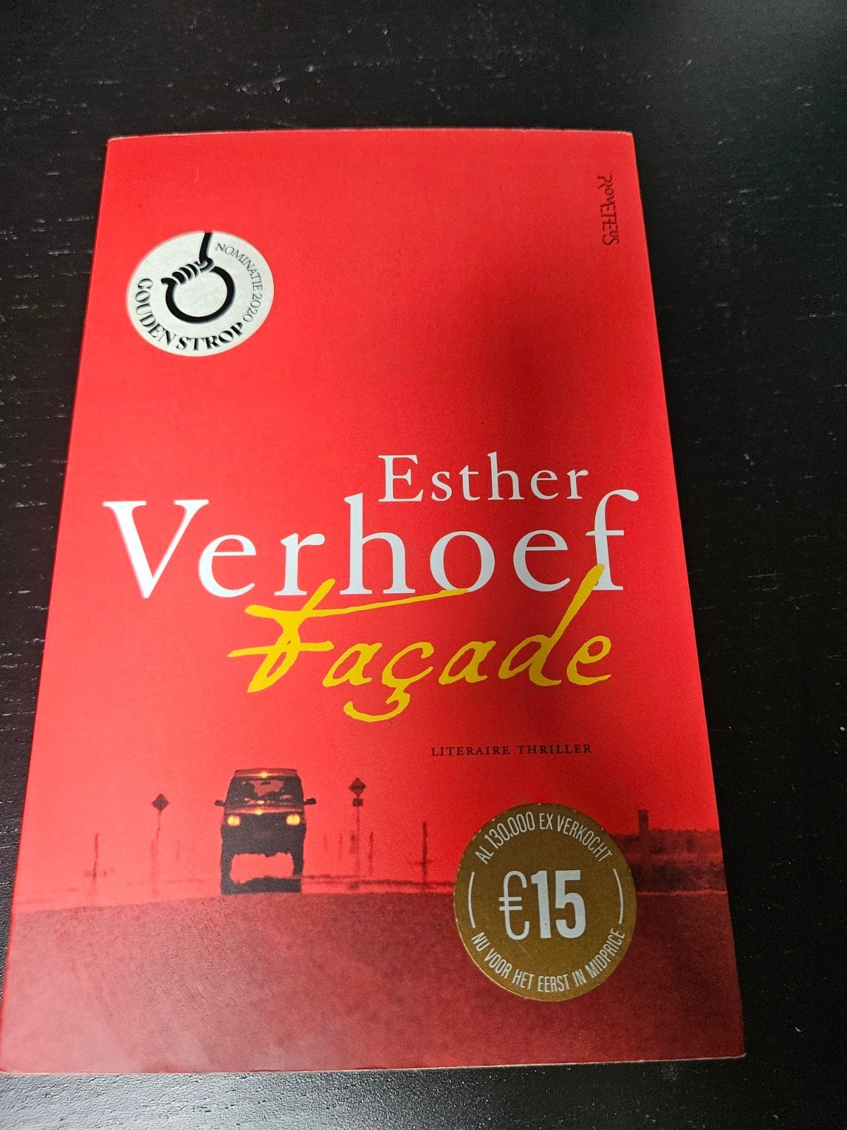 Façade - Esther Verhoef (Literaire thriller), Ophalen of Verzenden, Gelezen, Esther Verhoef, Nederland