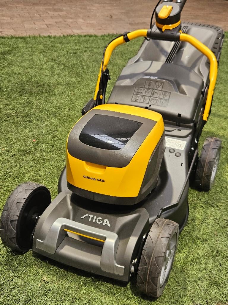 Stiga Collector 543 AE kit grasmaaier - Nieuw, Tuin en Terras, Grasmaaiers, Ophalen, Cirkelmaaier, Stiga, Accu-grasmaaier