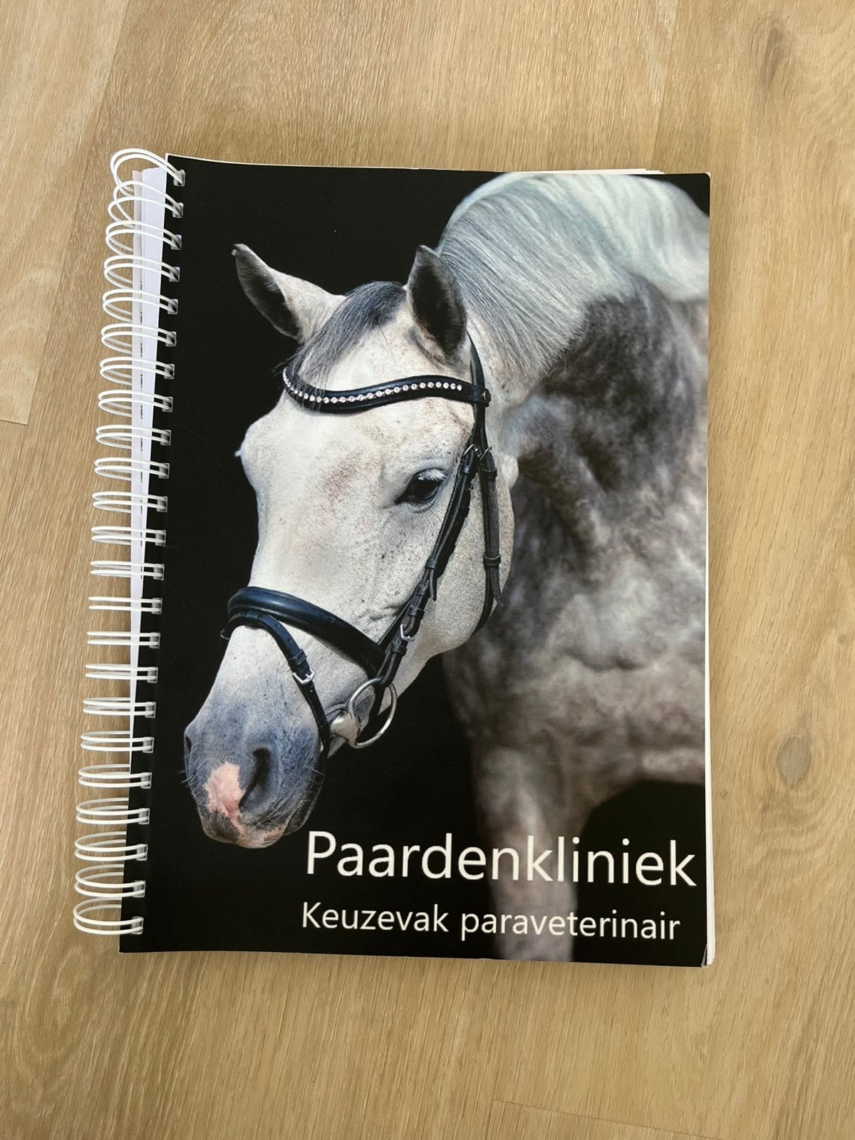 Paardenkliniek keuzevak boek paraveterinair, Boeken, Ophalen of Verzenden, Zo goed als nieuw, Paarden of Pony's