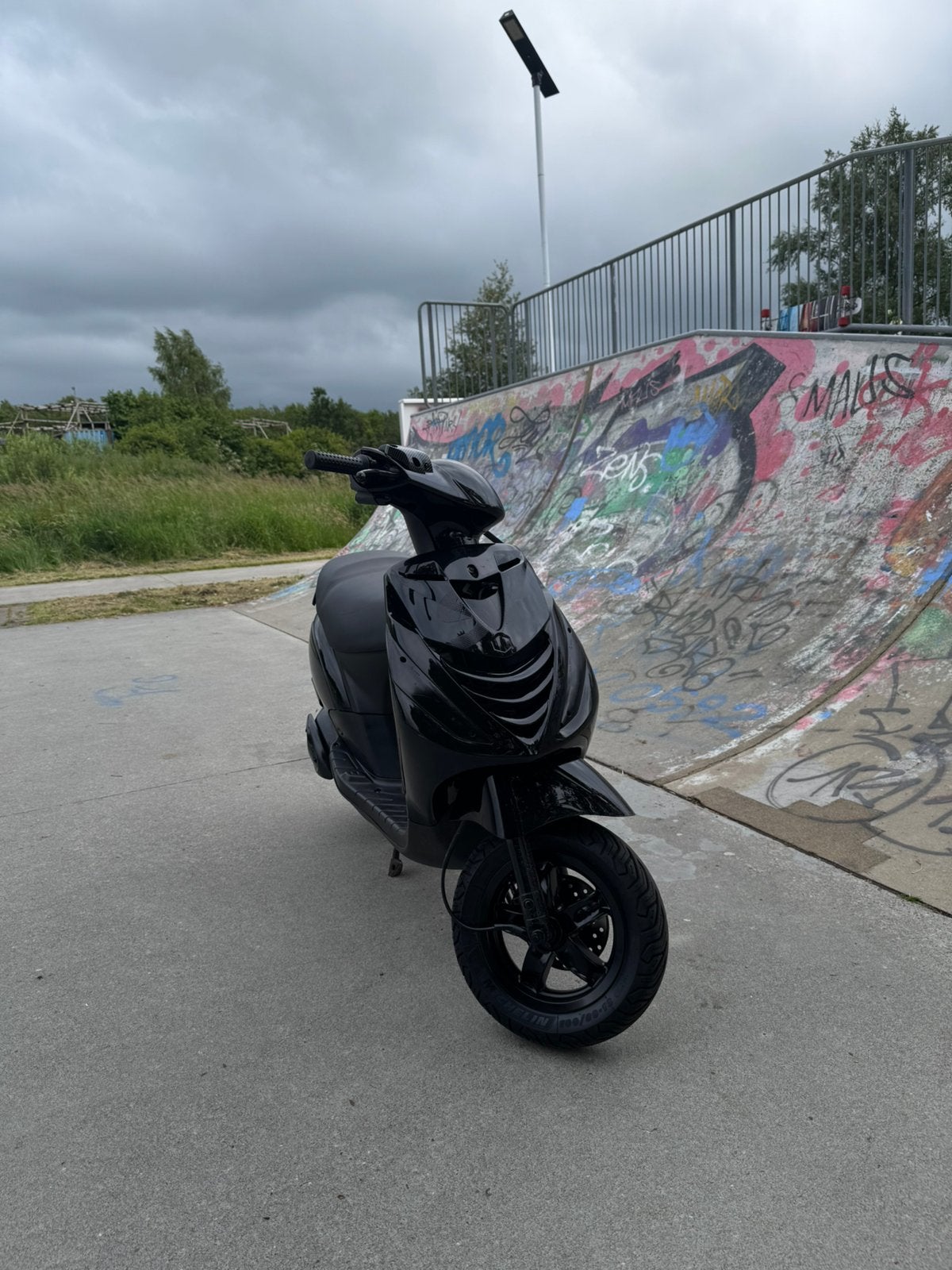 Piaggo zip 2000 (2t 70cc), Fietsen en Brommers, Scooters | Piaggio, Ophalen of Verzenden, Zo goed als nieuw, Tweetakt, Zip