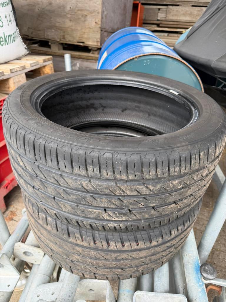 Zomerbanden 2 stuks 245 45 R18 Y, Ophalen, Zo goed als nieuw