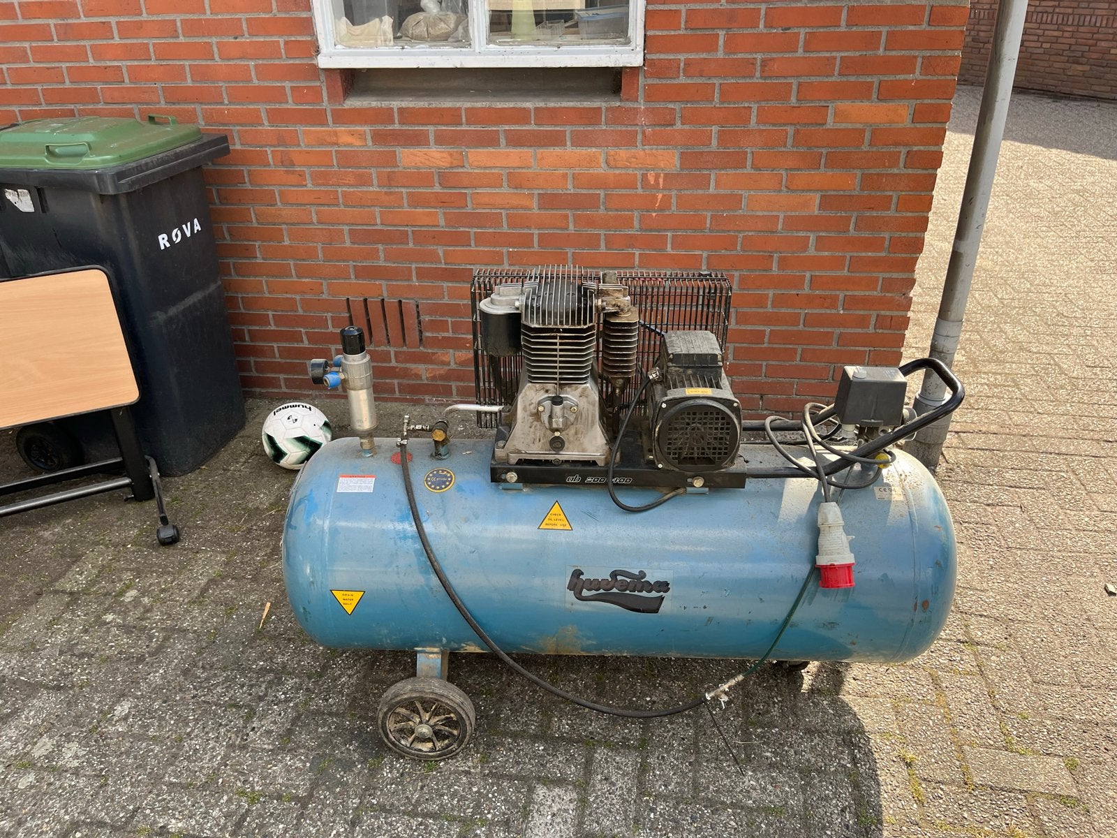 Compersor, Doe-het-zelf en Verbouw, Compressors, Ophalen of Verzenden, Minder dan 200 liter/min